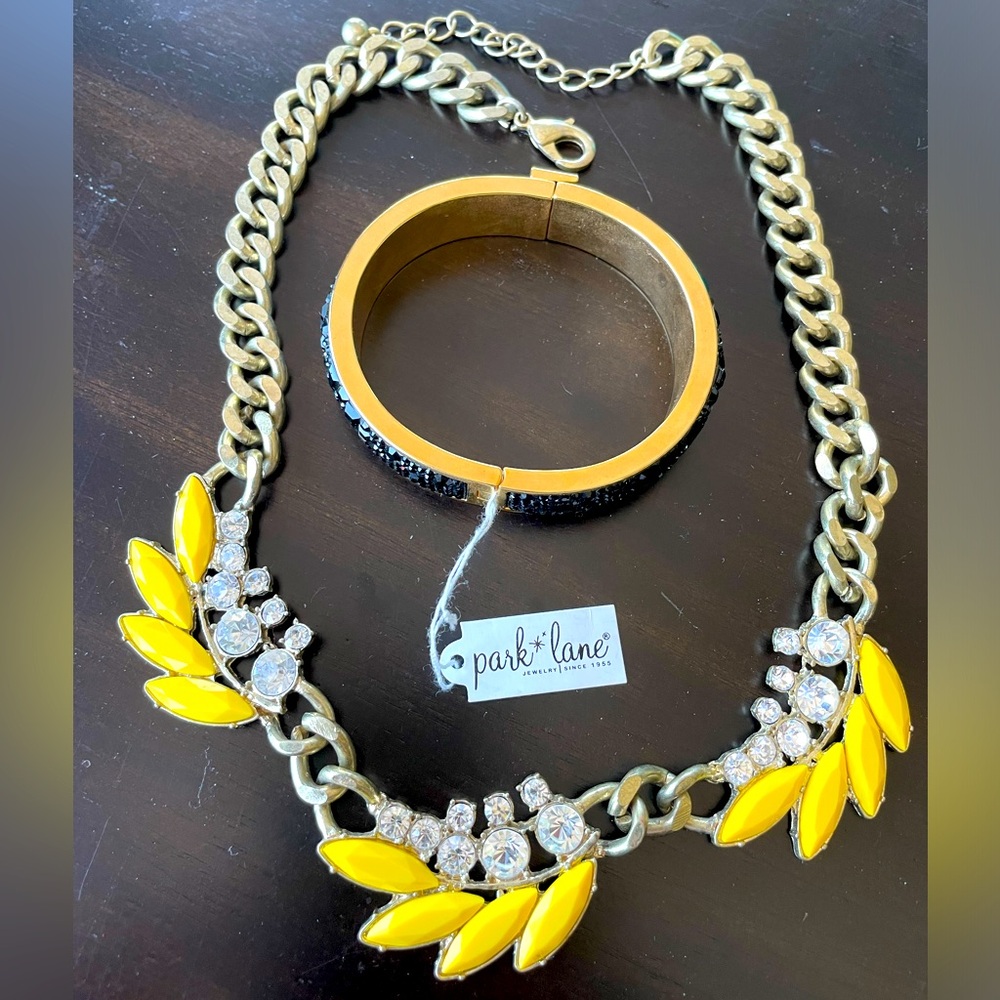 Vintage style necklace and bracelet set